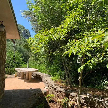 I Suoni Di Valle Martina Bed & Breakfast *