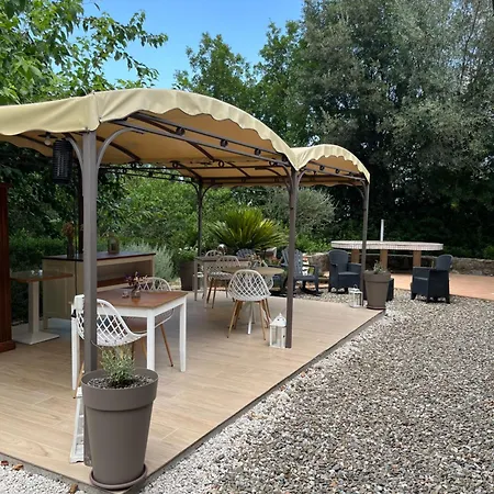 Acomodação com café da manhã  I Suoni Di Valle Martina 3*